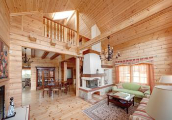 Solid timber / log interior walls (Sodobna naravna gradnja)
